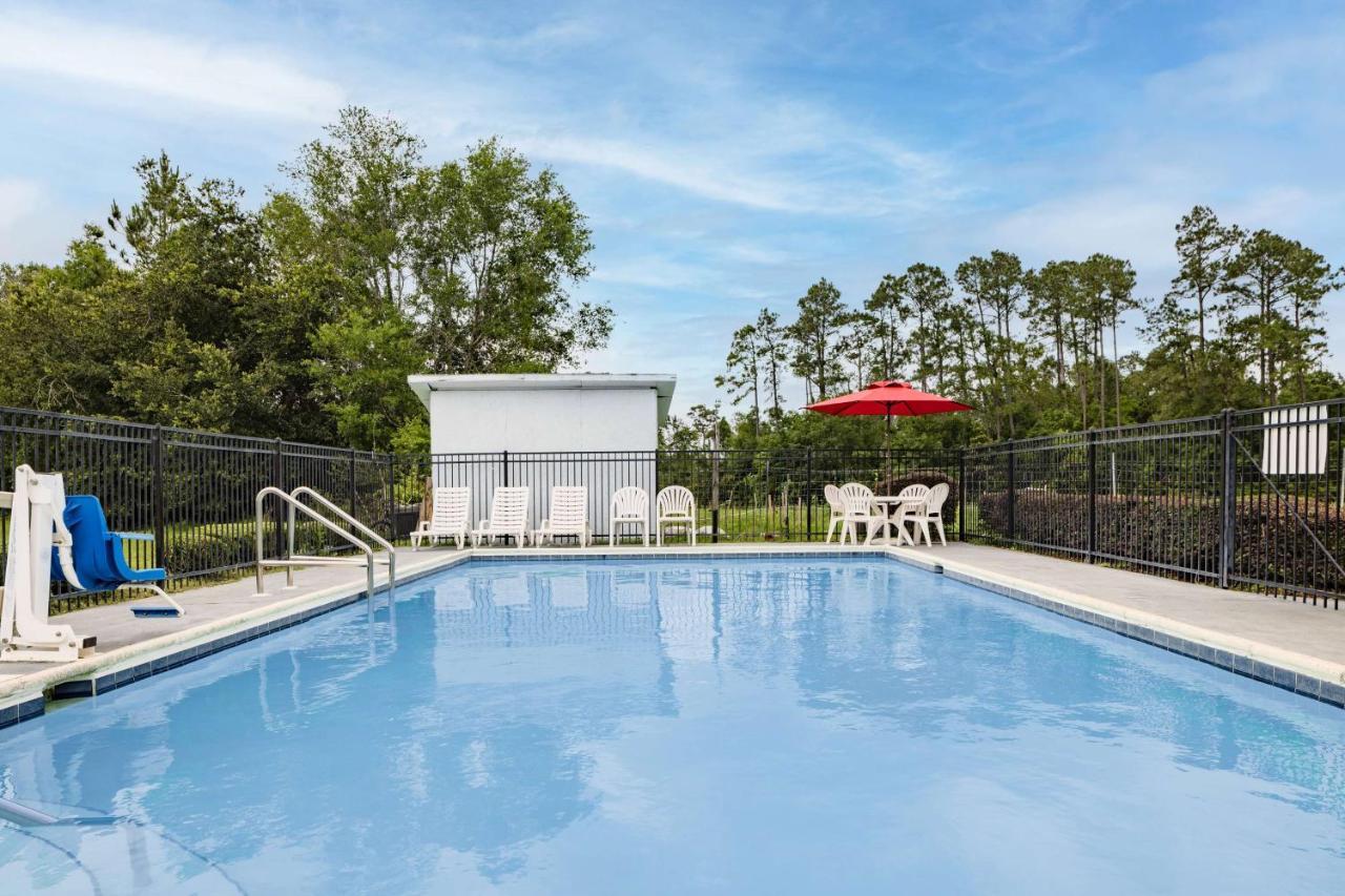 Days Inn By Wyndham Pensacola I-10 Ferry Pass Kültér fotó
