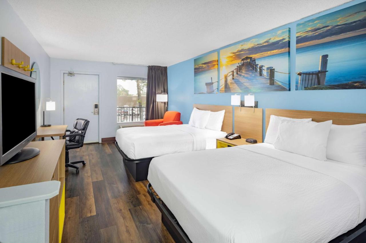 Days Inn By Wyndham Pensacola I-10 Ferry Pass Kültér fotó