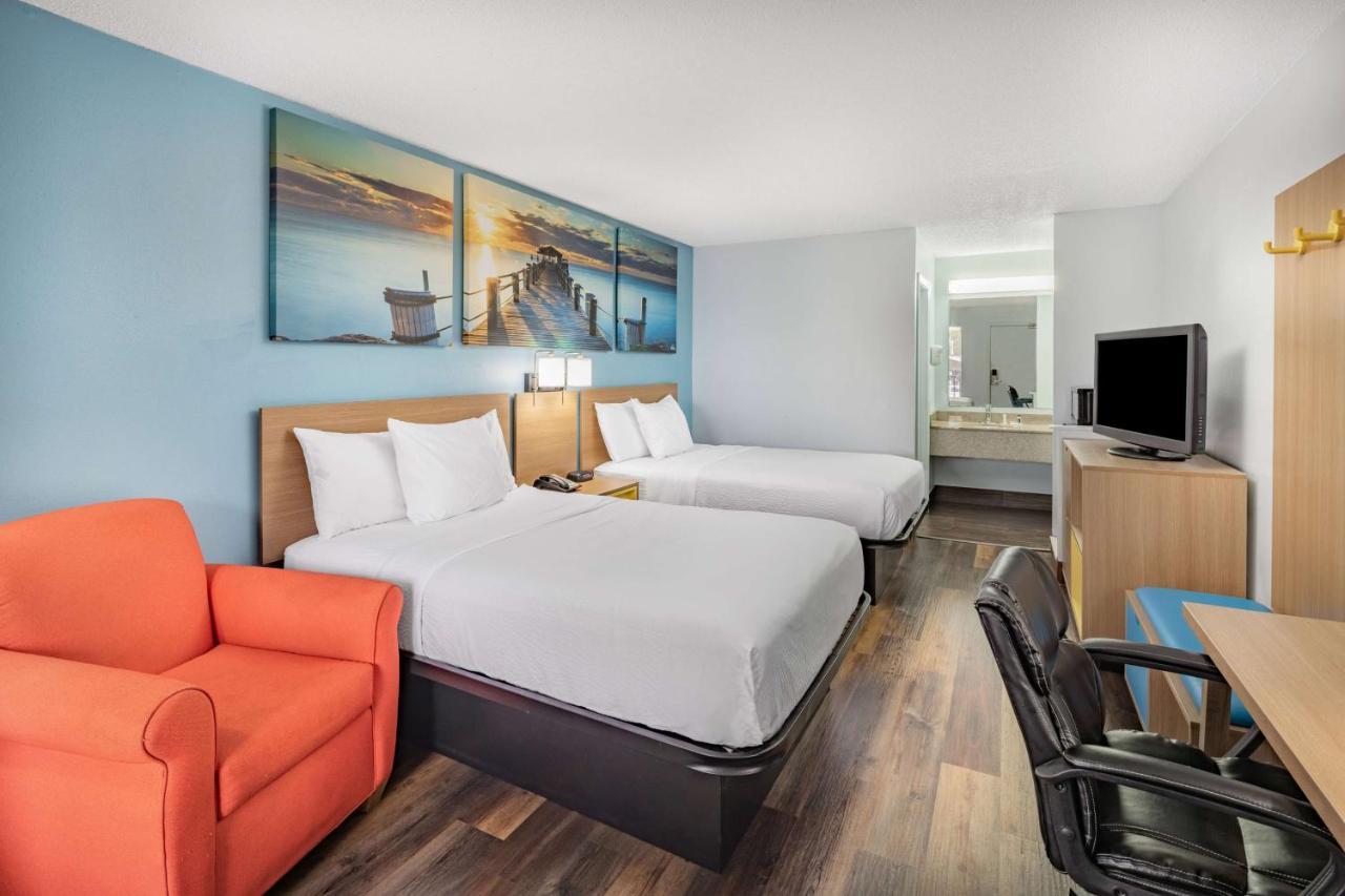 Days Inn By Wyndham Pensacola I-10 Ferry Pass Kültér fotó