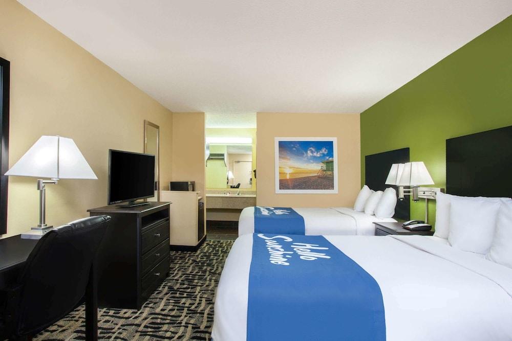 Days Inn By Wyndham Pensacola I-10 Ferry Pass Kültér fotó