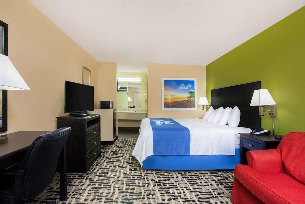 Days Inn By Wyndham Pensacola I-10 Ferry Pass Kültér fotó
