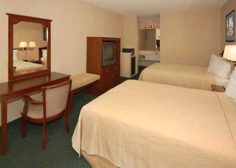 Days Inn By Wyndham Pensacola I-10 Ferry Pass Szoba fotó